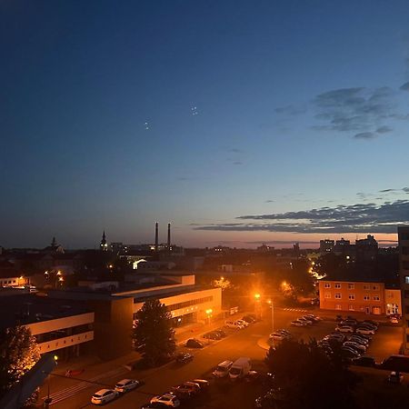Апартаменты Hodonin Centre View Экстерьер фото